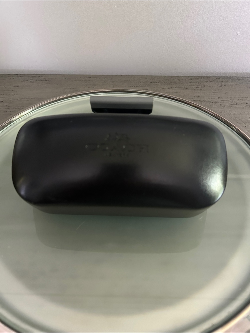 COACH EYE GLASS CASE WITH CLEANING CLOTH